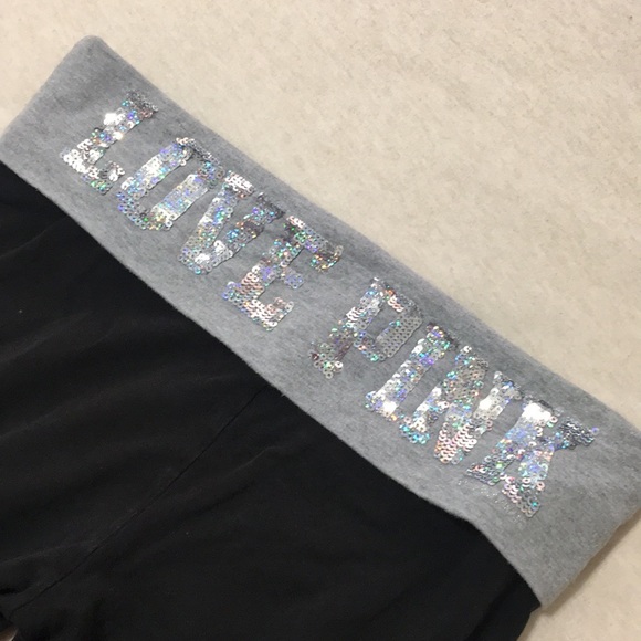 PINK Victoria's Secret Pants - VS PINK cropped leggings